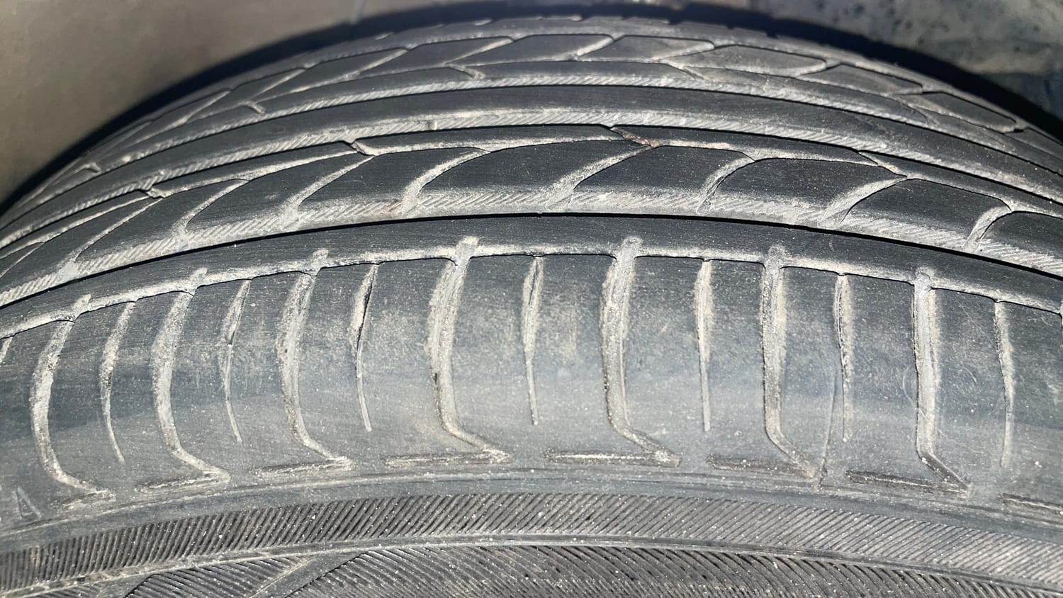 Used 2014 Honda City VX Diesel Diesel Manual tyres RIGHT FRONT TYRE TREAD VIEW