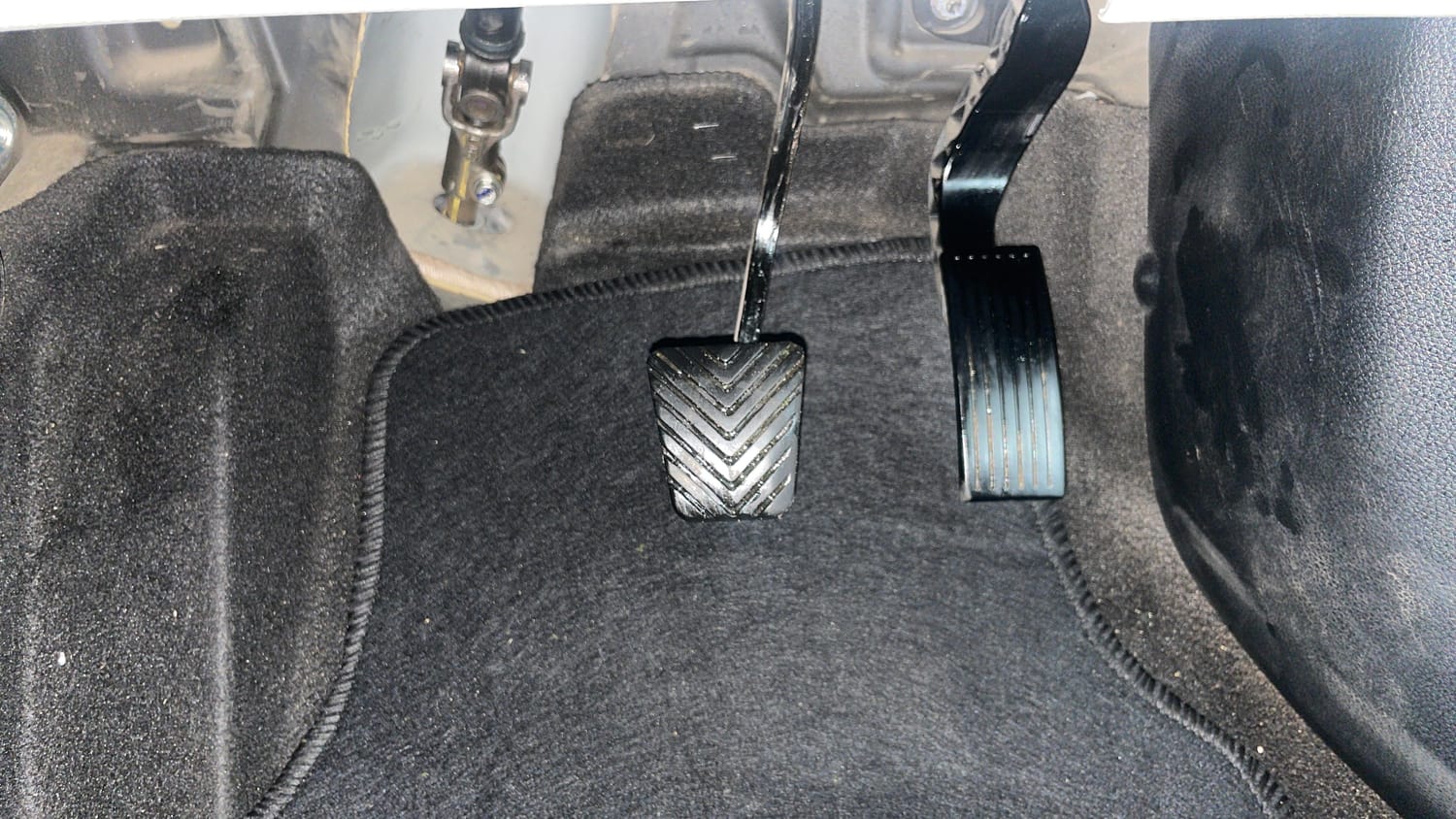 Used 2023 Kia Sonet HTX 1.0 iMT Petrol Manual interior PEDALS VIEW