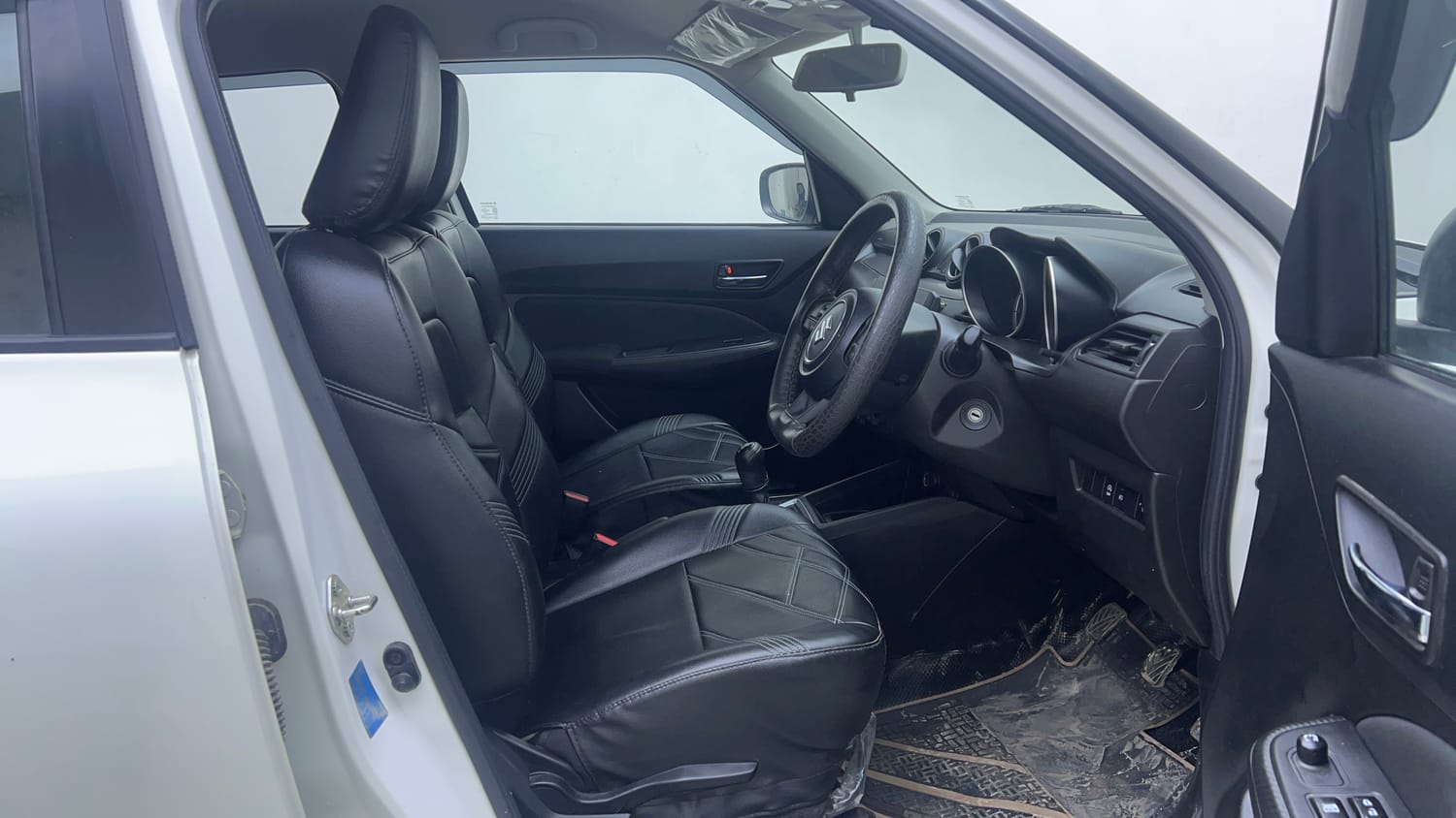 Used 2022 Maruti Suzuki Swift VXi Petrol Manual interior RIGHT SIDE FRONT DOOR CABIN VIEW