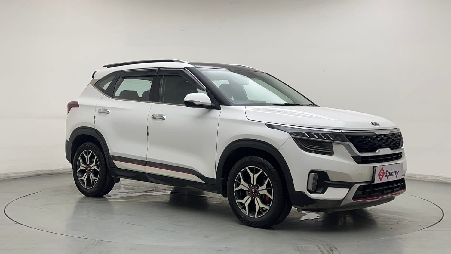 Used 2020 Kia Seltos GTK 1.4 Petrol Manual exterior RIGHT FRONT CORNER VIEW