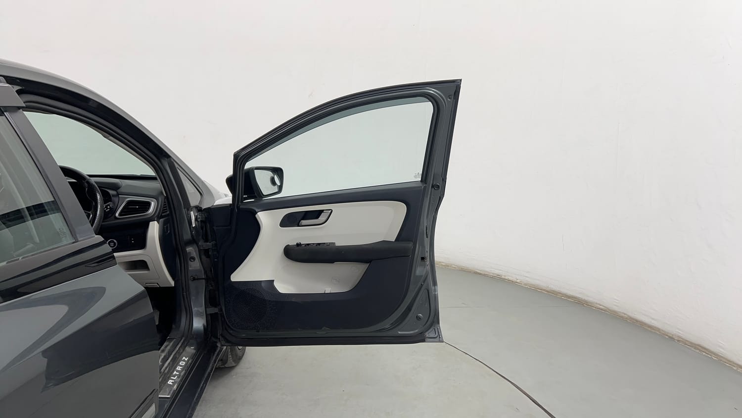 Used 2023 Tata Altroz XZ Diesel Diesel Manual interior RIGHT FRONT DOOR OPEN VIEW