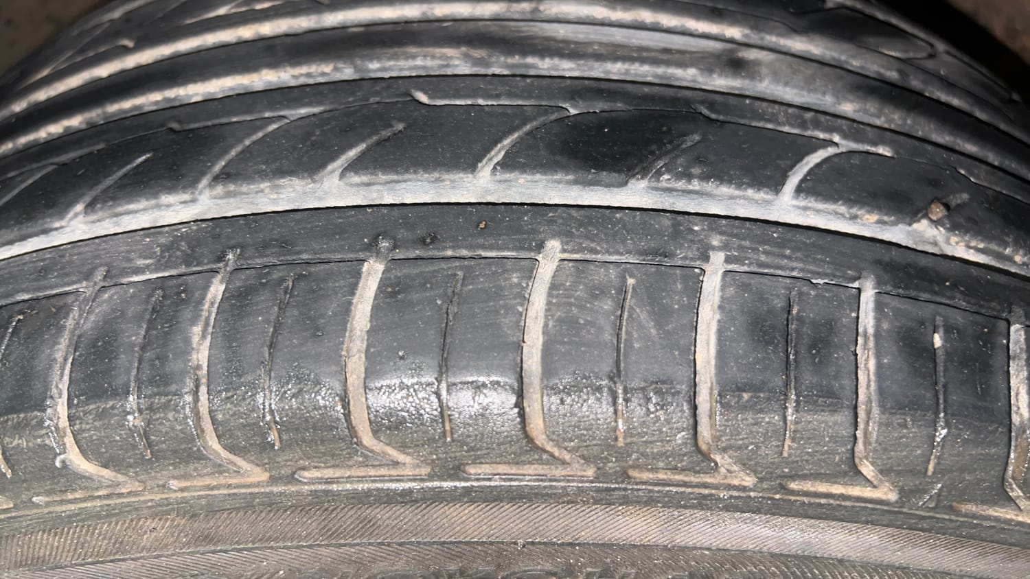 Used 2018 Hyundai Verna SX (O)1.6 VTVT Petrol Manual tyres LEFT FRONT TYRE TREAD VIEW
