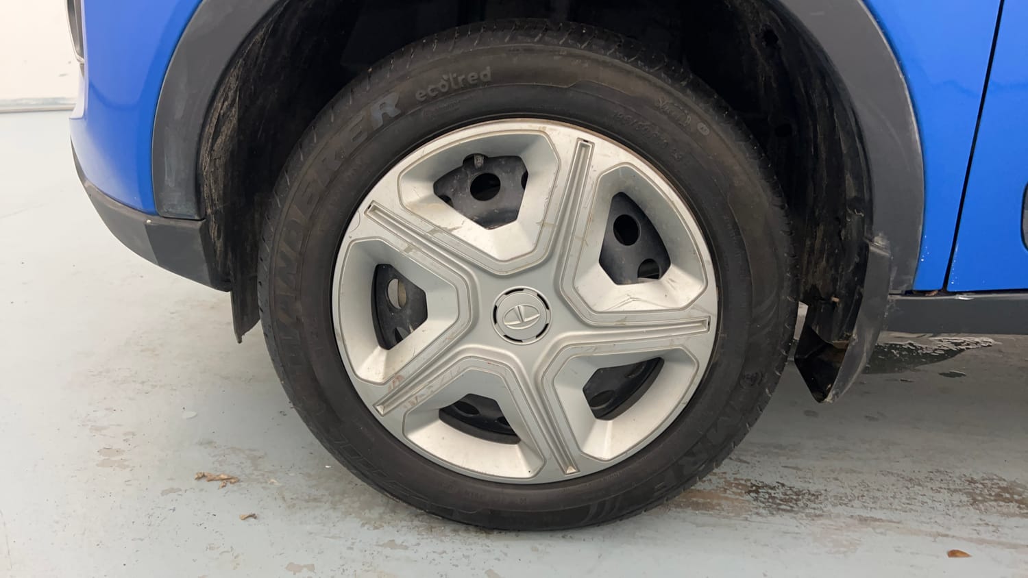 Used 2020 Tata Nexon XM (S) Petrol Manual tyres LEFT FRONT TYRE RIM VIEW