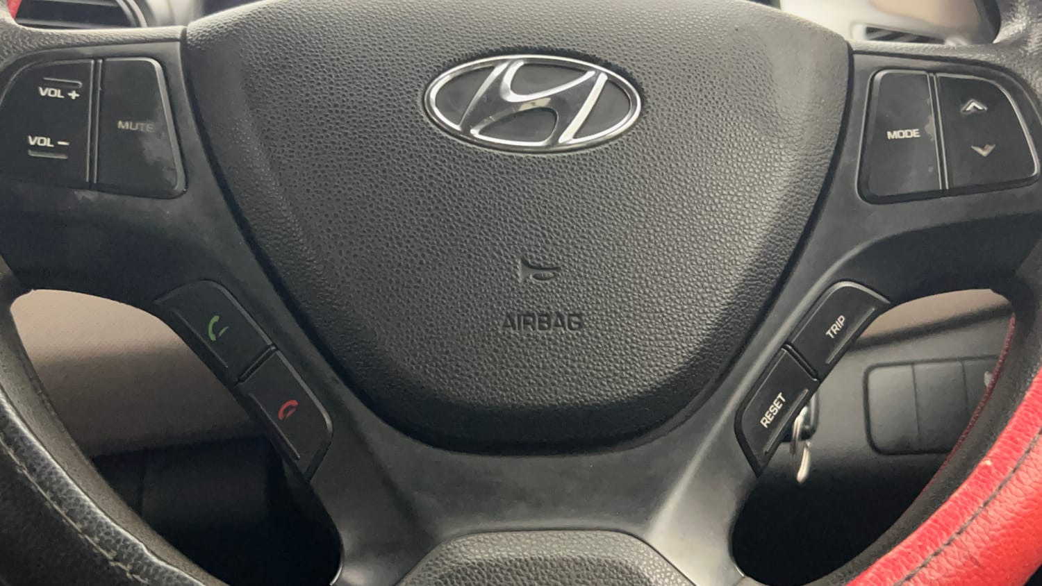 Used 2017 Hyundai Grand i10 Sportz 1.2 Kappa VTVT Petrol Manual top_features Airbags