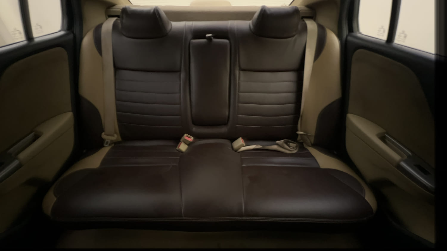 Used 2016 Honda City V Petrol Manual interior REAR SEAT CONDITION VIEW