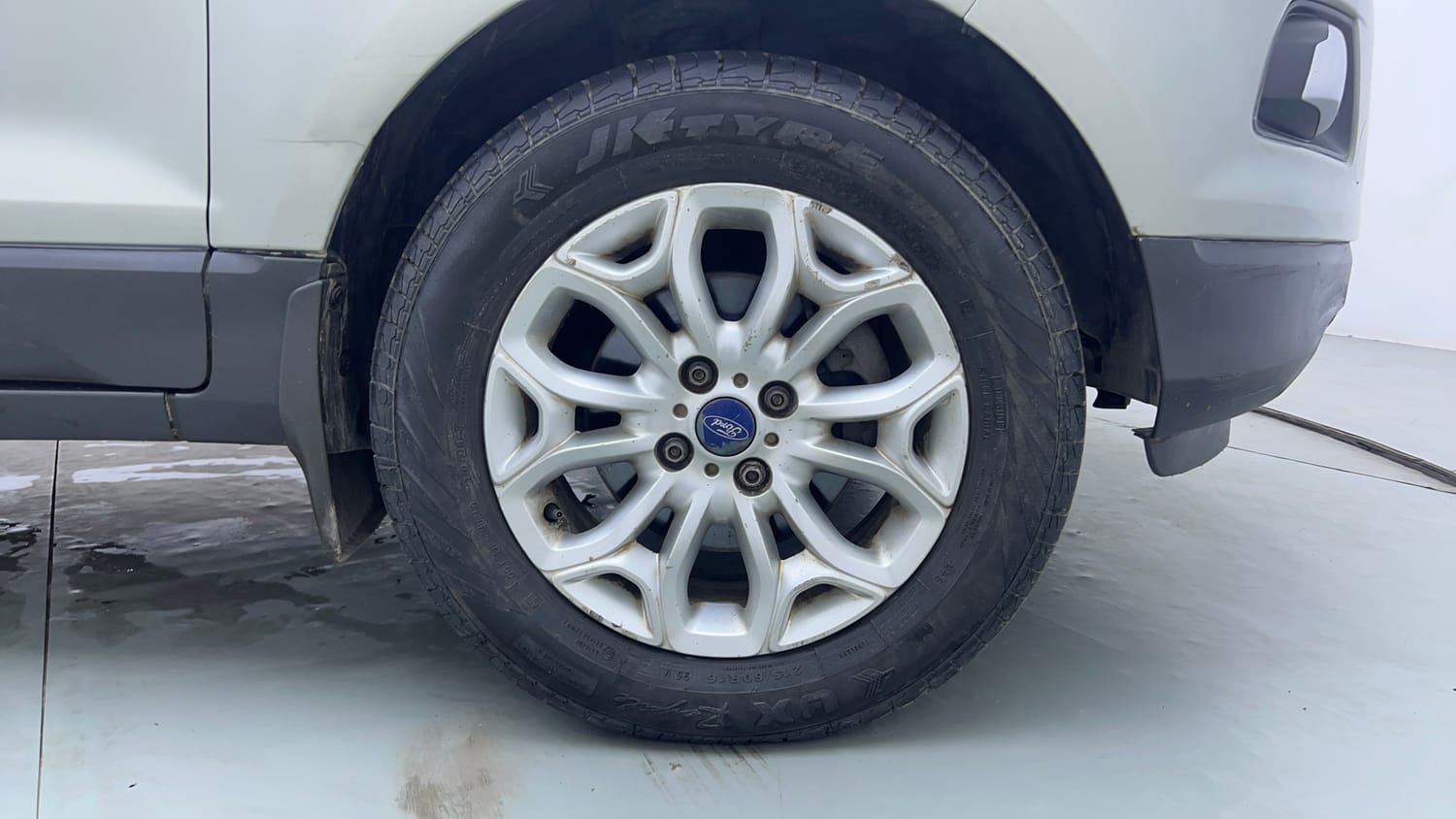 Used 2014 Ford EcoSport Titanium 1.5 TDCi (Opt) Diesel Manual tyres RIGHT FRONT TYRE RIM VIEW