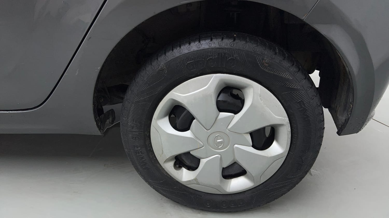 Used 2022 Tata Tiago XT Petrol Manual tyres LEFT REAR TYRE RIM VIEW