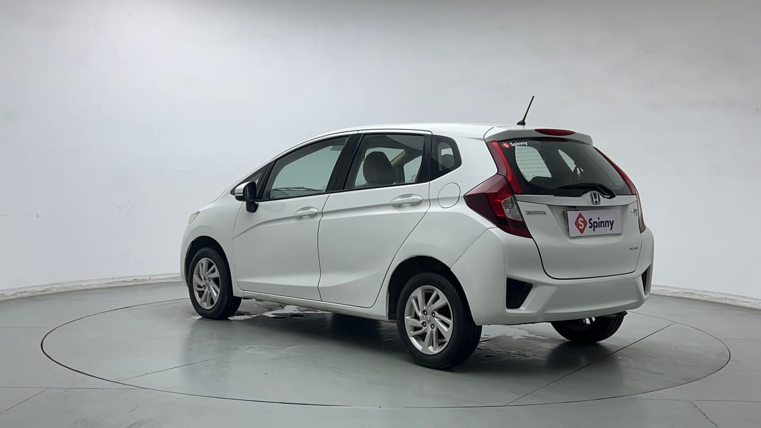 Used 2015 Honda Jazz V AT Petrol Petrol Automatic exterior LEFT REAR CORNER VIEW