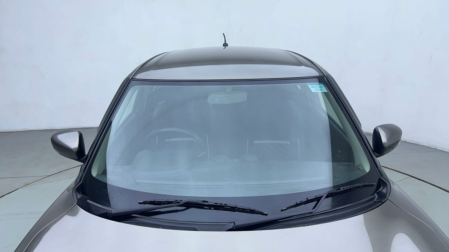 Used 2023 Maruti Suzuki Swift ZXi Petrol Manual exterior FRONT WINDSHIELD VIEW