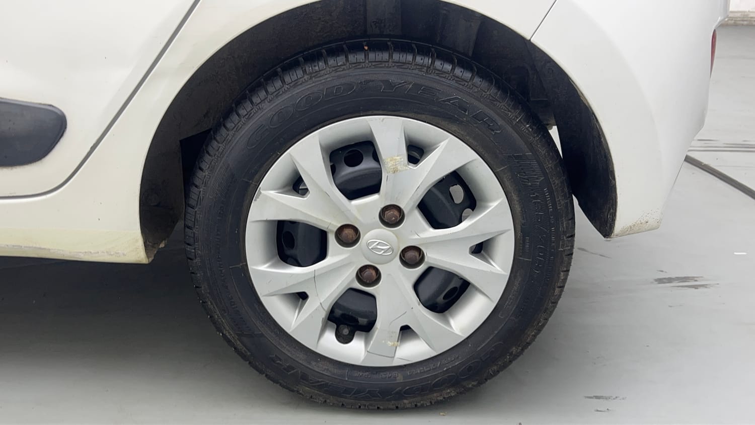 Used 2016 Hyundai Grand i10 Sportz 1.2 Kappa VTVT Petrol Manual tyres LEFT REAR TYRE RIM VIEW