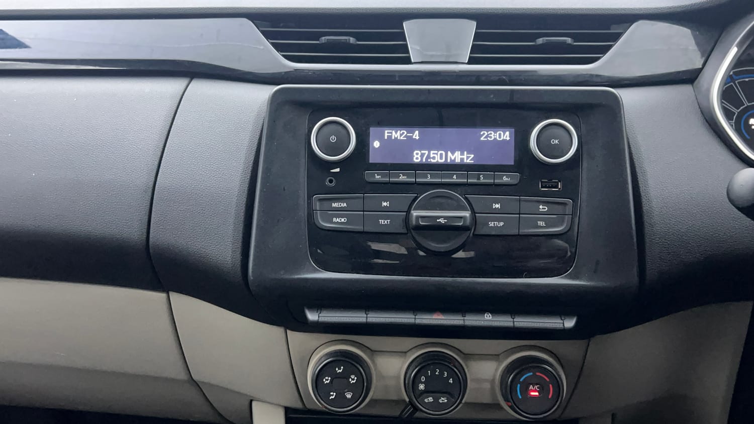 Used 2021 Renault Triber RXL Petrol Manual interior MUSIC SYSTEM & AC CONTROL VIEW