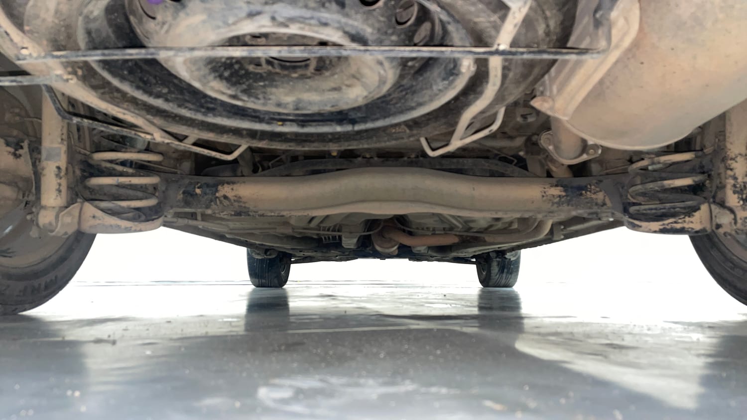 Used 2015 Honda Mobilio S Petrol Petrol Manual extra REAR UNDERBODY VIEW (TAKEN FROM REAR)