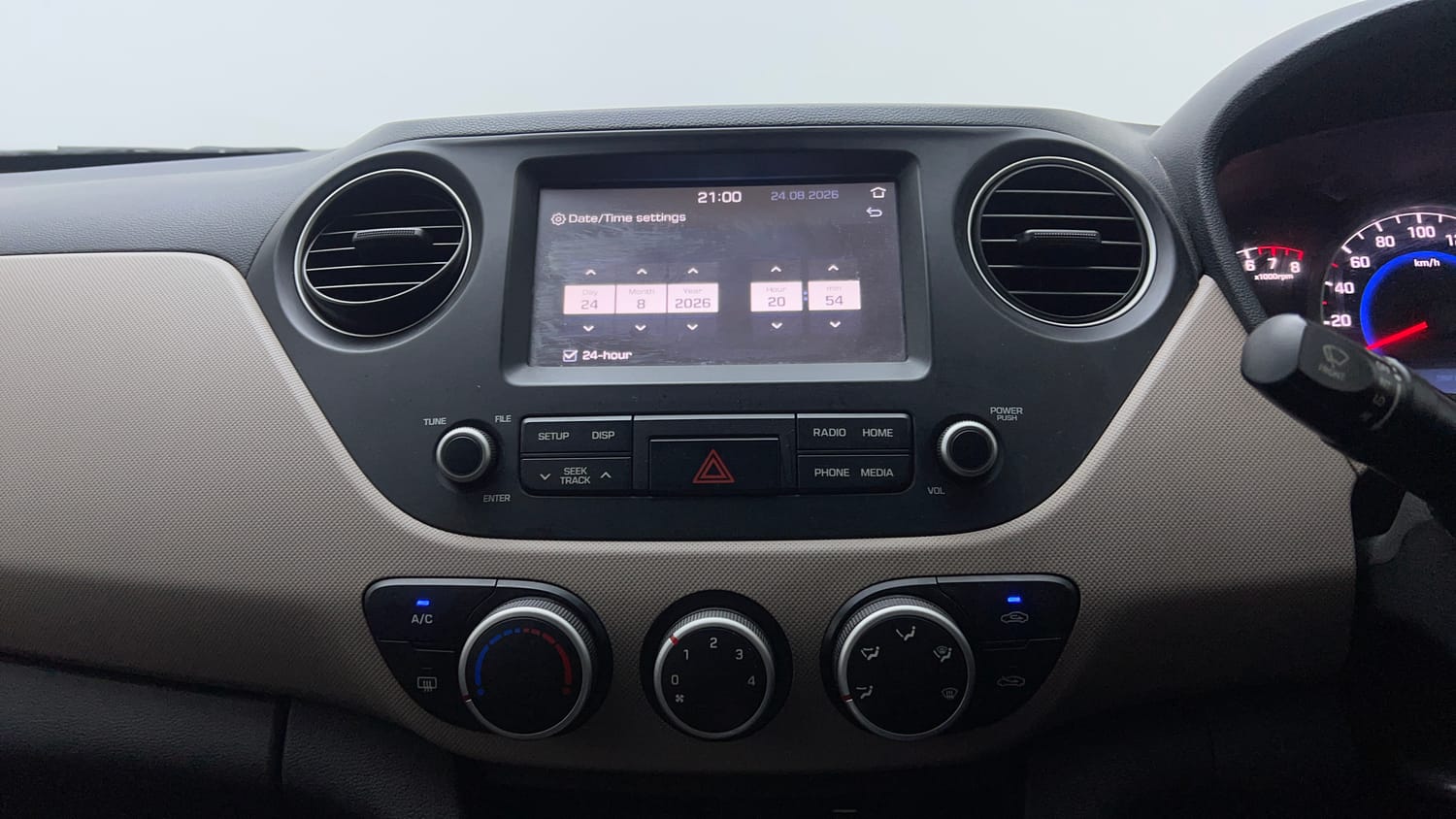 Used 2018 Hyundai Grand i10 Sportz AT 1.2 Kappa VTVT Petrol Automatic top_features Touch screen infotainment system
