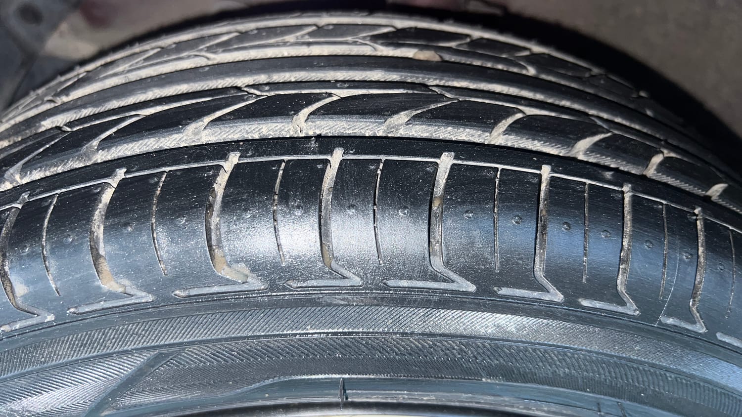 Used 2015 Hyundai Grand i10 Sportz 1.2 Kappa VTVT Petrol Manual tyres LEFT FRONT TYRE TREAD VIEW
