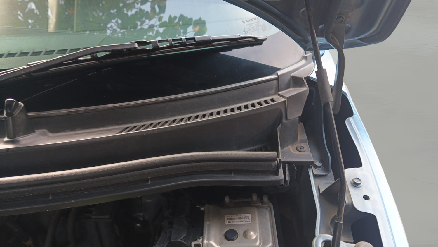 Used 2019 Maruti Suzuki Wagon R ZXi 1.2 AMT Petrol Automatic engine ENGINE LEFT SIDE HINGE & APRON VIEW