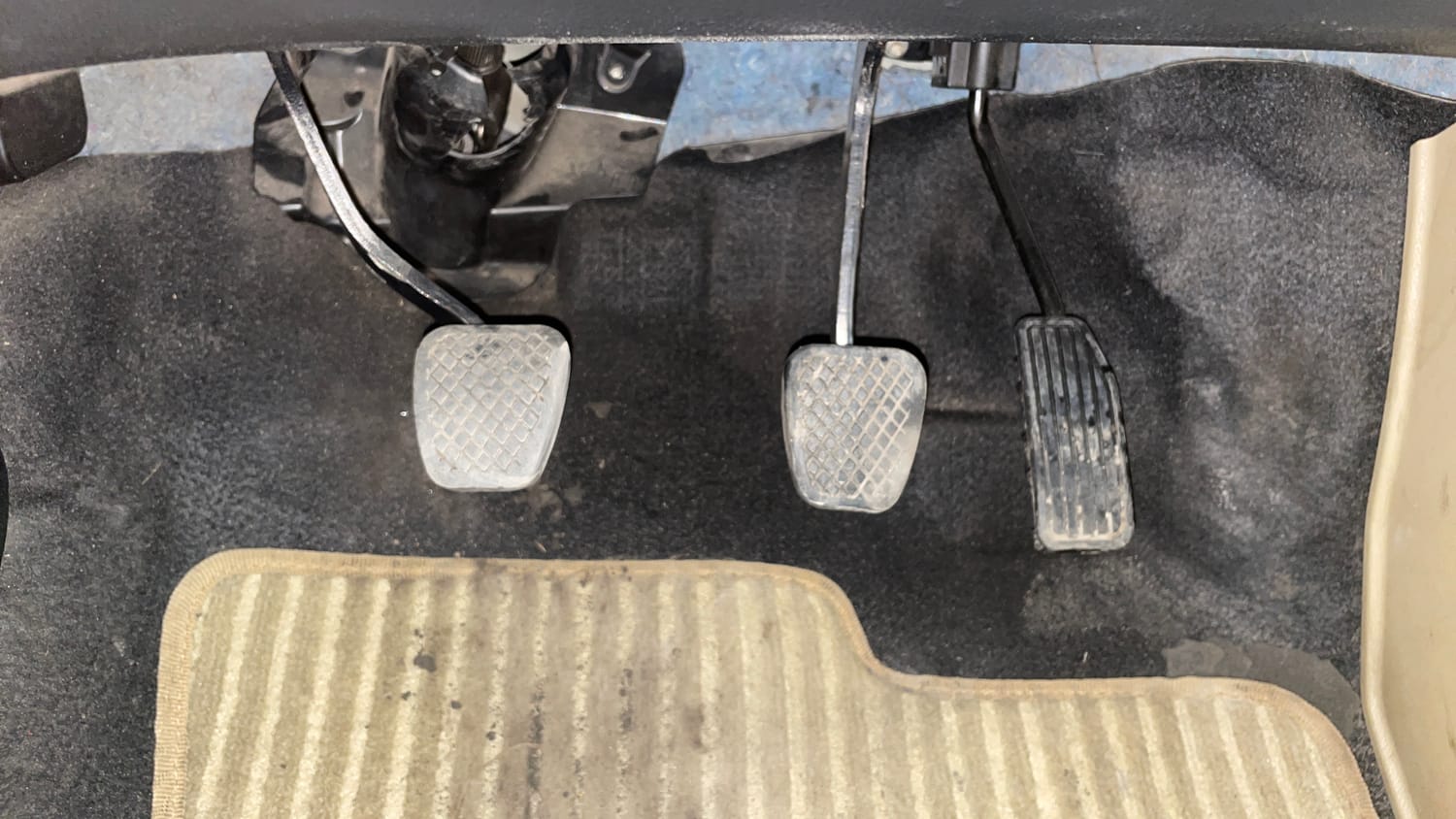 Used 2015 Honda Mobilio S Petrol Petrol Manual interior PEDALS VIEW
