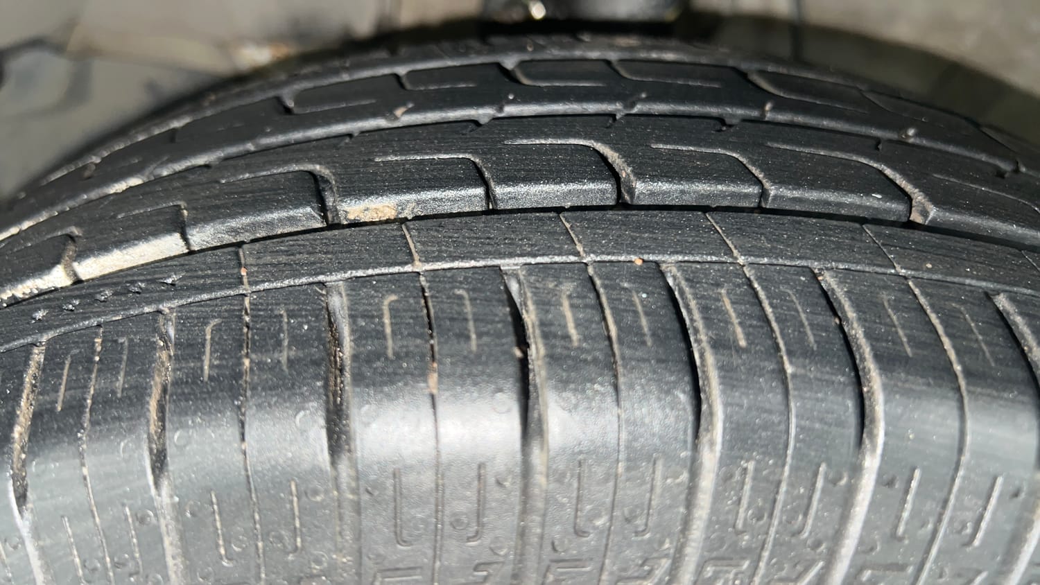 Used 2015 Honda City VX CVT Petrol Automatic tyres LEFT FRONT TYRE TREAD VIEW