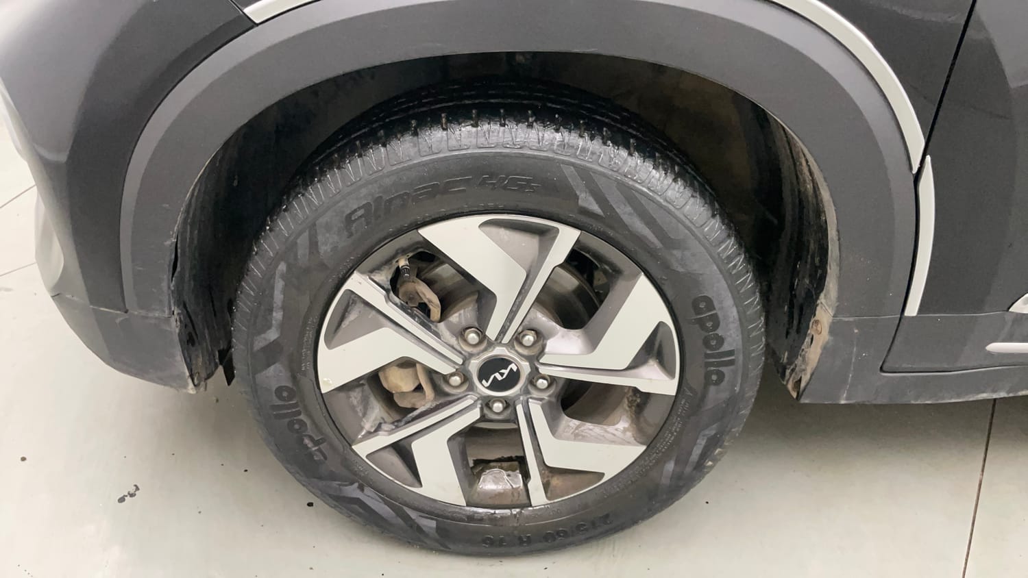 Used 2023 Kia Sonet HTX 1.0 iMT Petrol Manual tyres LEFT FRONT TYRE RIM VIEW
