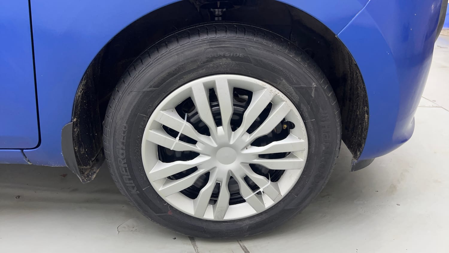 Used 2020 Hyundai Santro Sportz AMT Petrol Automatic tyres RIGHT FRONT TYRE RIM VIEW