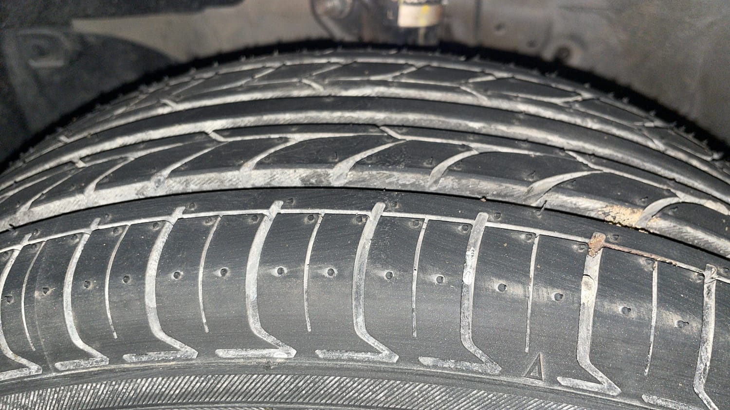 Used 2015 Honda Brio E MT Petrol Manual tyres LEFT FRONT TYRE TREAD VIEW
