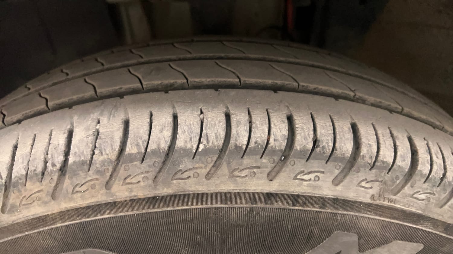 Used 2024 Renault Triber RXZ Petrol Manual tyres LEFT FRONT TYRE TREAD VIEW