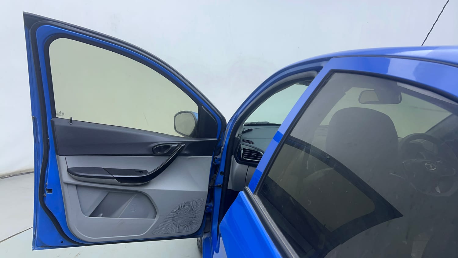 Used 2020 Tata Tiago XT Petrol Manual interior LEFT FRONT DOOR OPEN VIEW