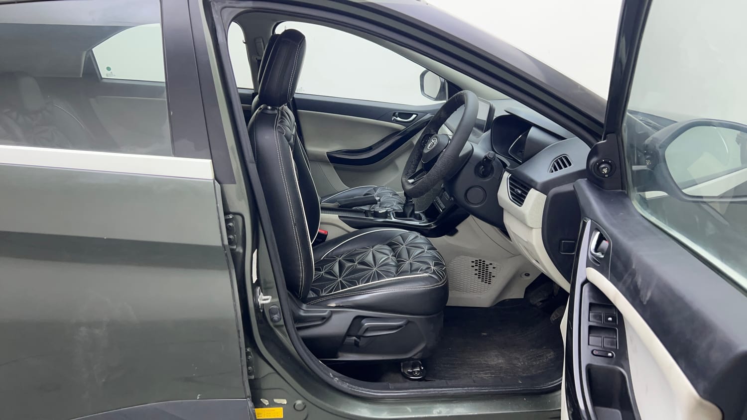 Used 2021 Tata Nexon XZ Plus Petrol Manual interior RIGHT SIDE FRONT DOOR CABIN VIEW
