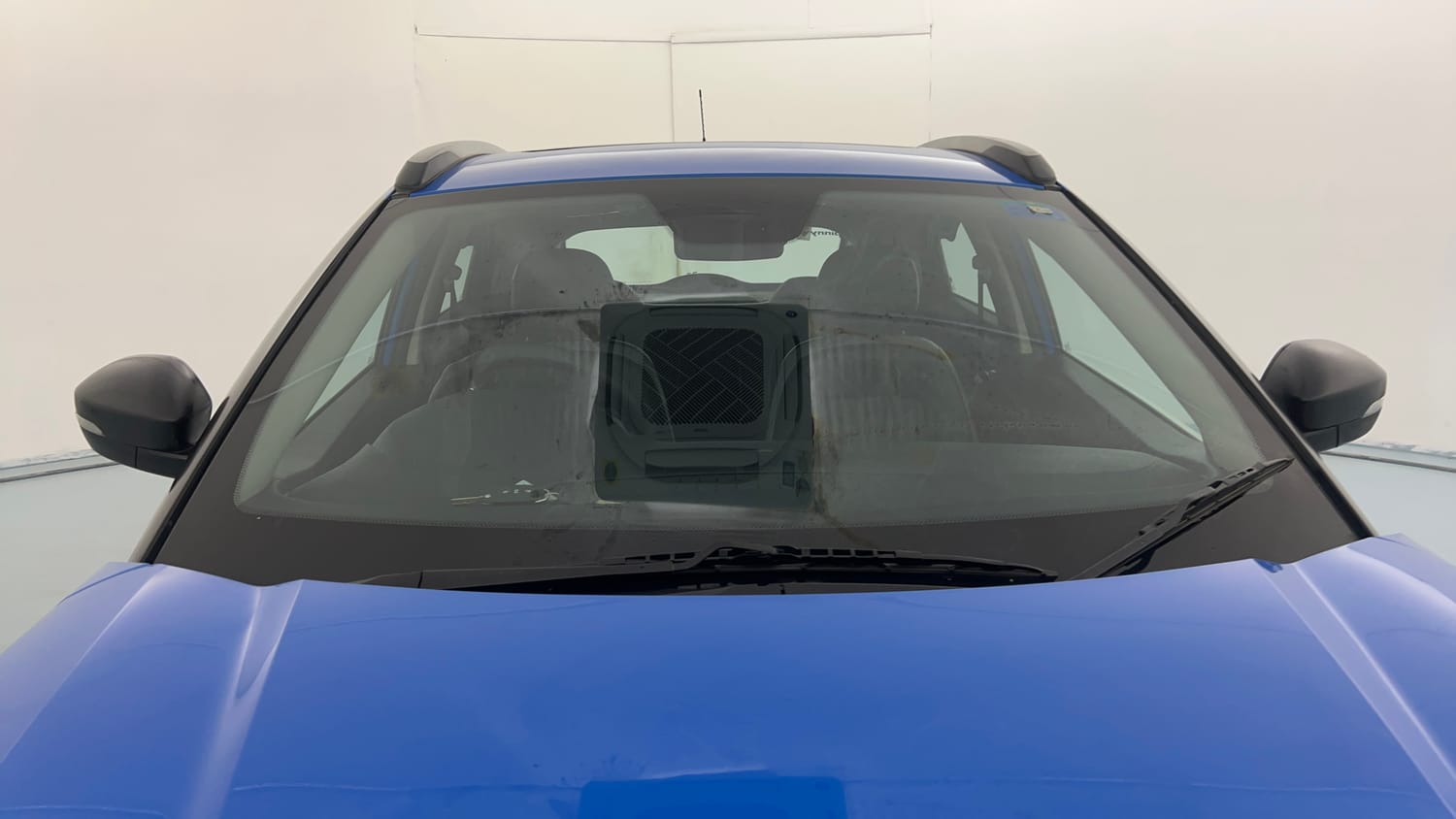 Used 2020 Tata Nexon XM (S) Petrol Manual exterior FRONT WINDSHIELD VIEW