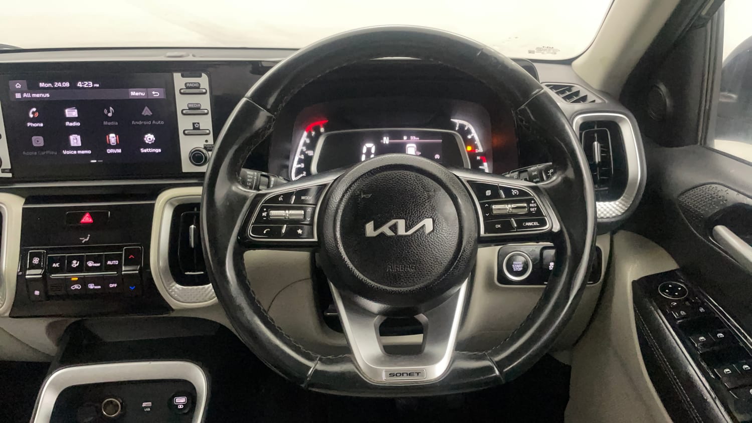 Used 2023 Kia Sonet HTX 1.0 iMT Petrol Manual interior STEERING VIEW