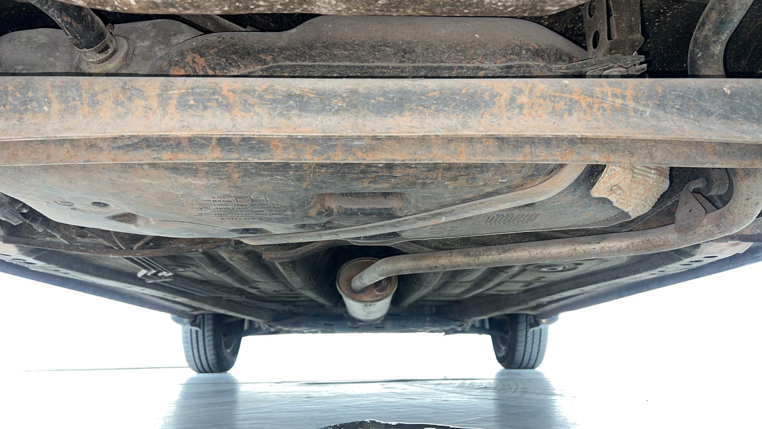 Used 2019 Maruti Suzuki Wagon R VXi 1.2 Petrol Manual extra REAR UNDERBODY VIEW (TAKEN FROM REAR)