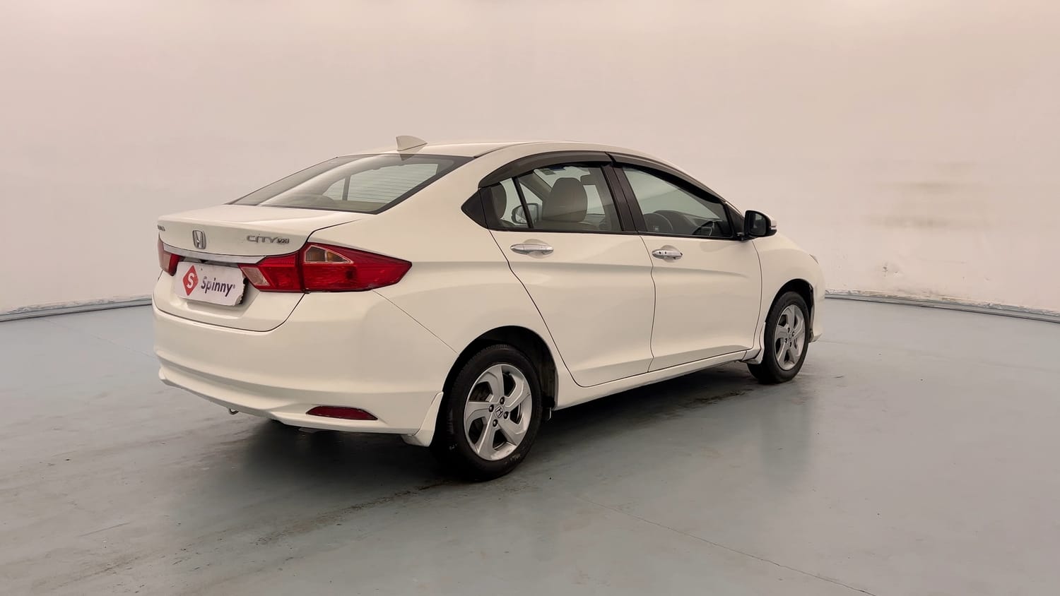 Used 2015 Honda City VX CVT Petrol Automatic exterior RIGHT REAR CORNER VIEW