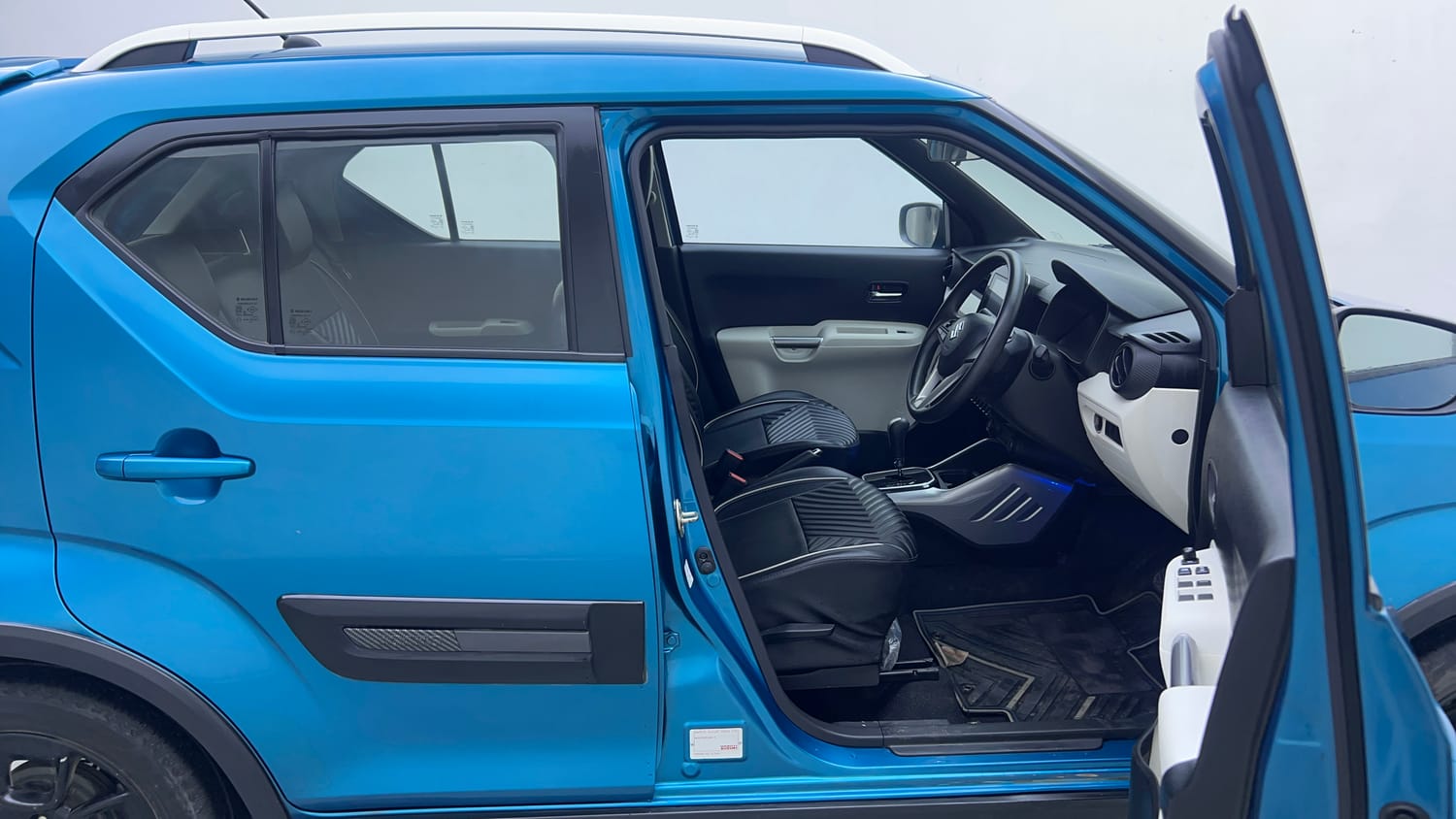 Used 2022 Maruti Suzuki Ignis Alpha 1.2 AMT Petrol Automatic interior RIGHT SIDE FRONT DOOR CABIN VIEW