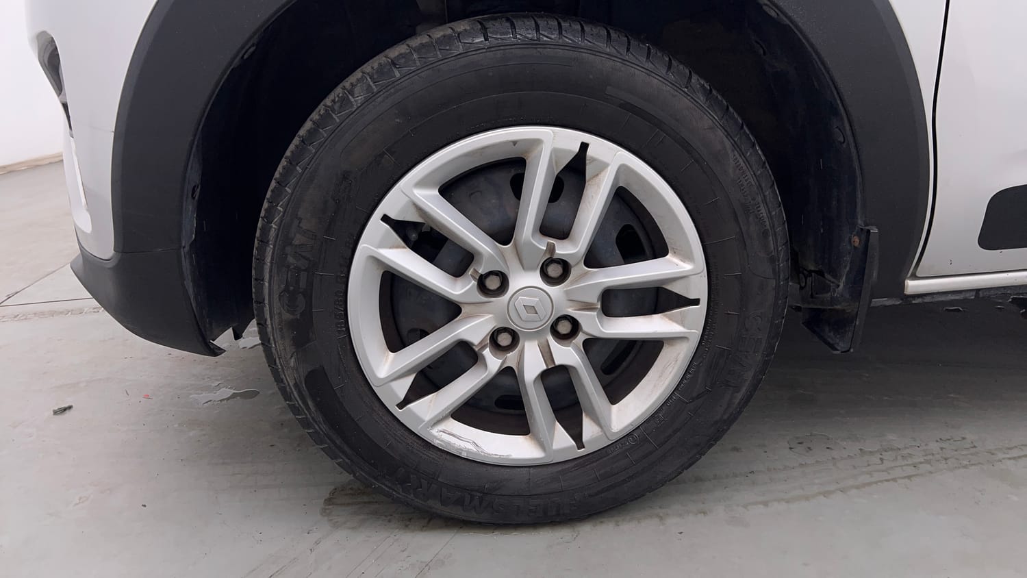 Used 2021 Renault Triber RXL Petrol Manual tyres LEFT FRONT TYRE RIM VIEW