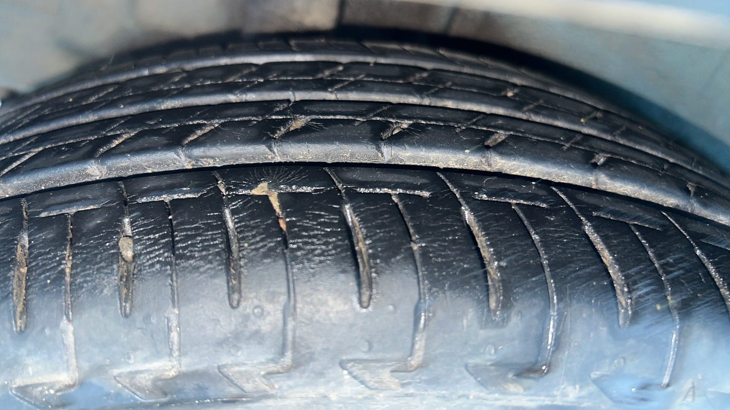 Used 2022 Maruti Suzuki Ignis Alpha 1.2 AMT Petrol Automatic tyres RIGHT REAR TYRE TREAD VIEW