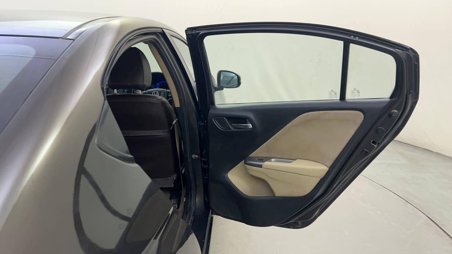 Used 2016 Honda City V Petrol Manual interior RIGHT REAR DOOR OPEN VIEW