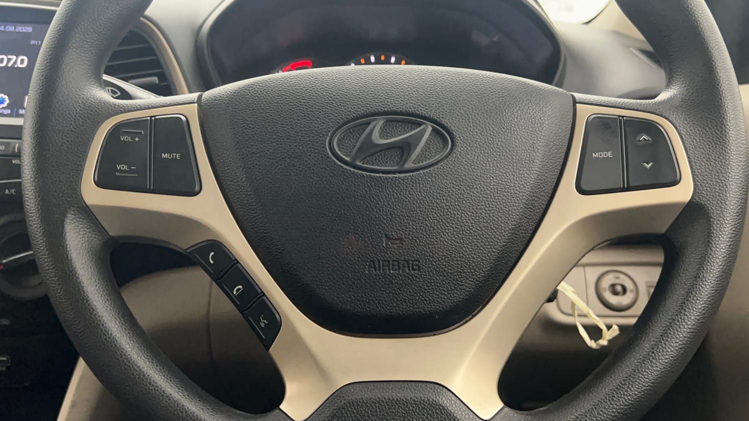 Used 2022 Hyundai Santro Sportz Petrol Manual top_features Steering mounted controls