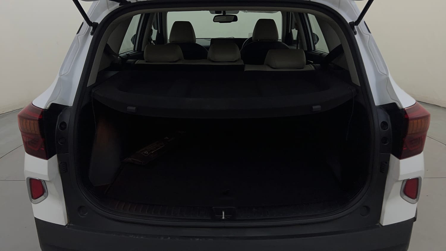 Used 2020 kia Seltos GTX Plus DCT 1.4 Petrol Automatic interior DICKY INSIDE VIEW