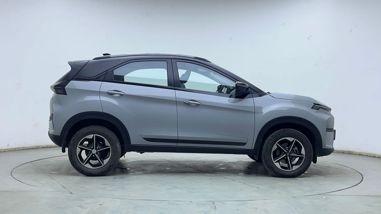 Used 2026 Tata Nexon Creative Plus (PS) 1.5 Diesel 6AMT Dual Tone Diesel Automatic exterior RIGHT SIDE VIEW