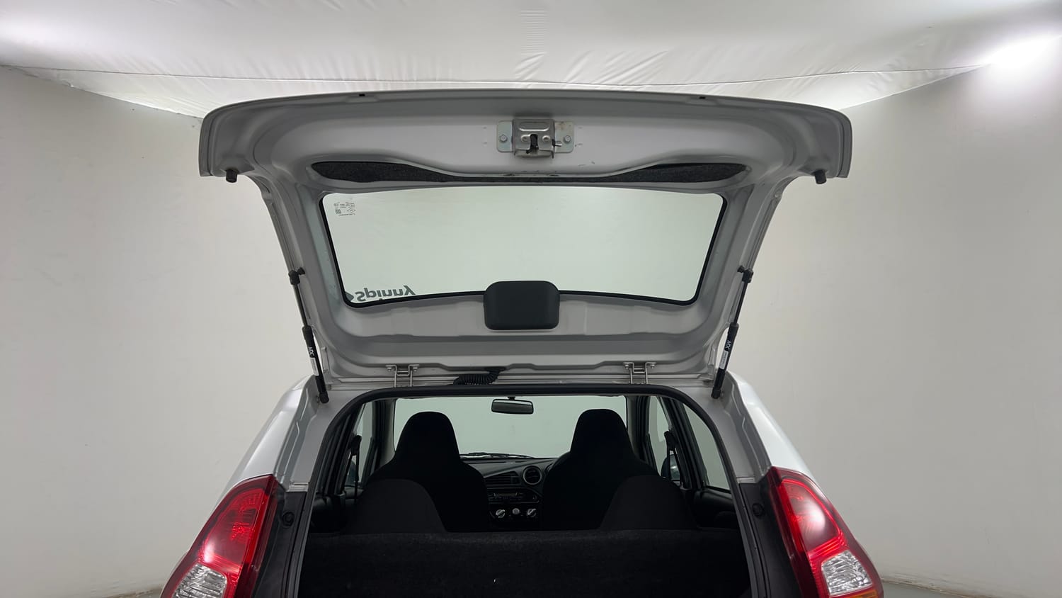 Used 2018 Datsun Redi-GO S Petrol Manual interior DICKY DOOR OPEN VIEW