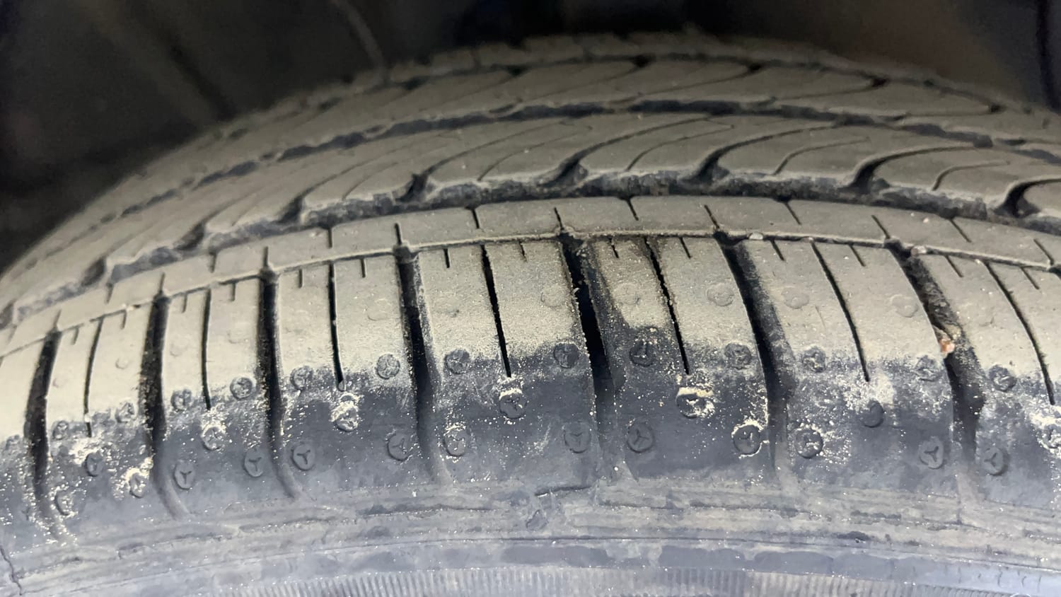 Used 2026 Hyundai Aura SX Plus 1.2 AMT Petrol Petrol Automatic tyres RIGHT FRONT TYRE TREAD VIEW