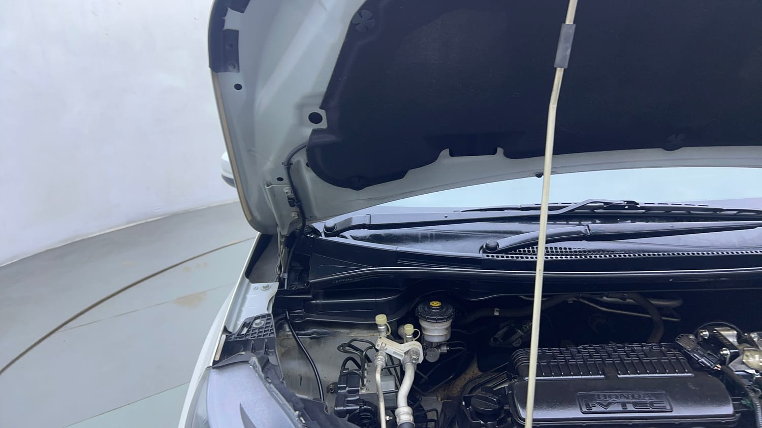 Used 2023 Honda WR-V SV MT Petrol Petrol Manual engine ENGINE RIGHT SIDE HINGE & APRON VIEW