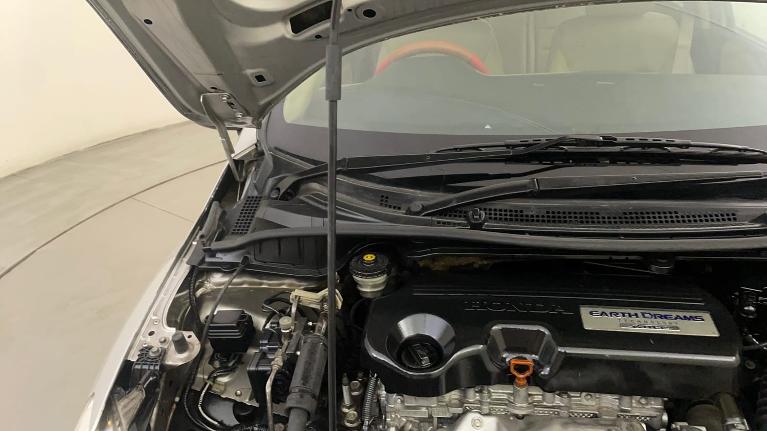 Used 2014 Honda City VX Diesel Diesel Manual engine ENGINE RIGHT SIDE HINGE & APRON VIEW