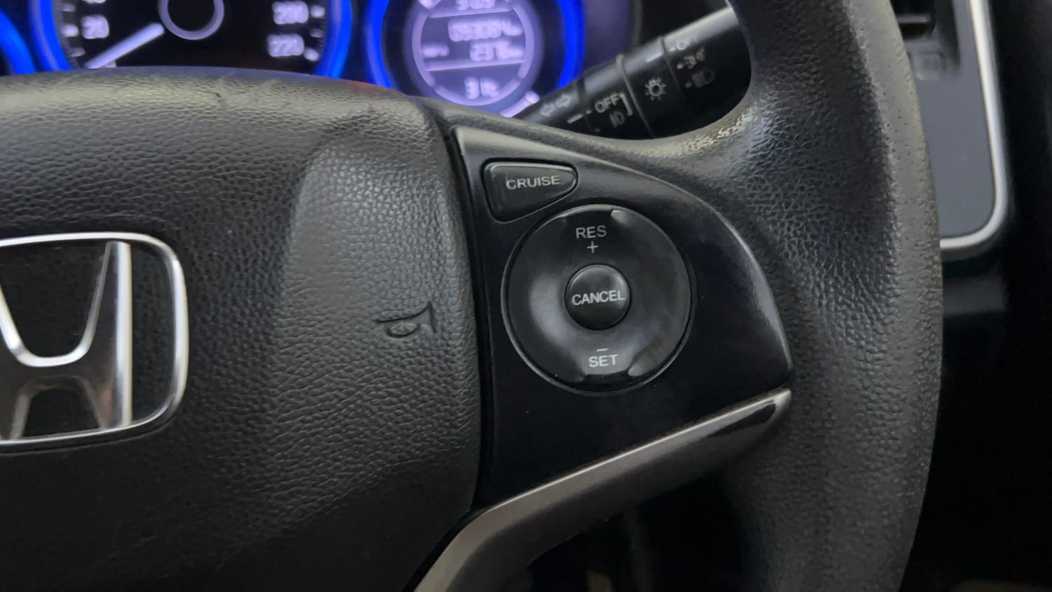 Used 2016 Honda City V Petrol Manual top_features Cruise control
