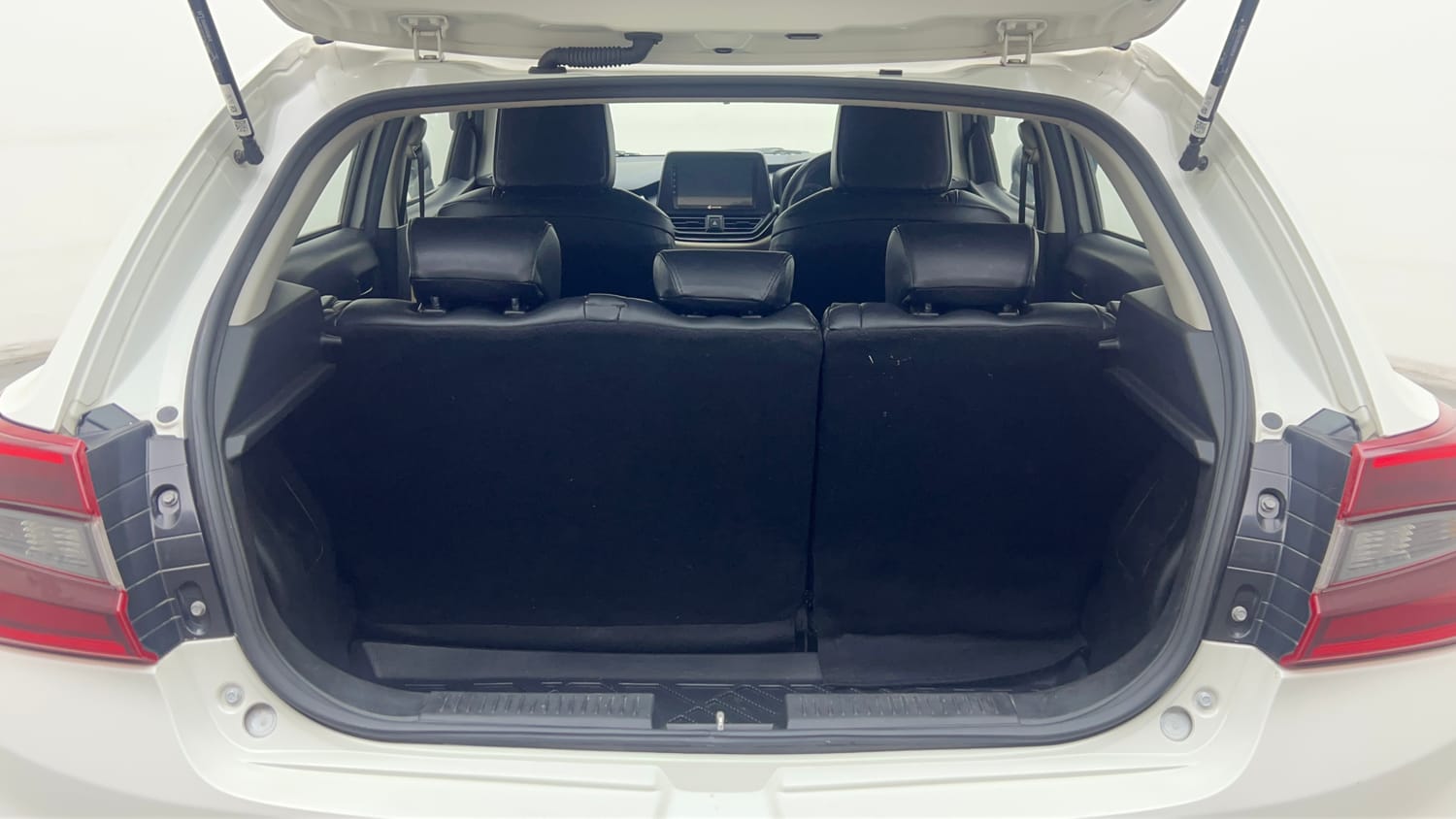 Used 2023 Toyota Glanza E Petrol Manual interior DICKY INSIDE VIEW