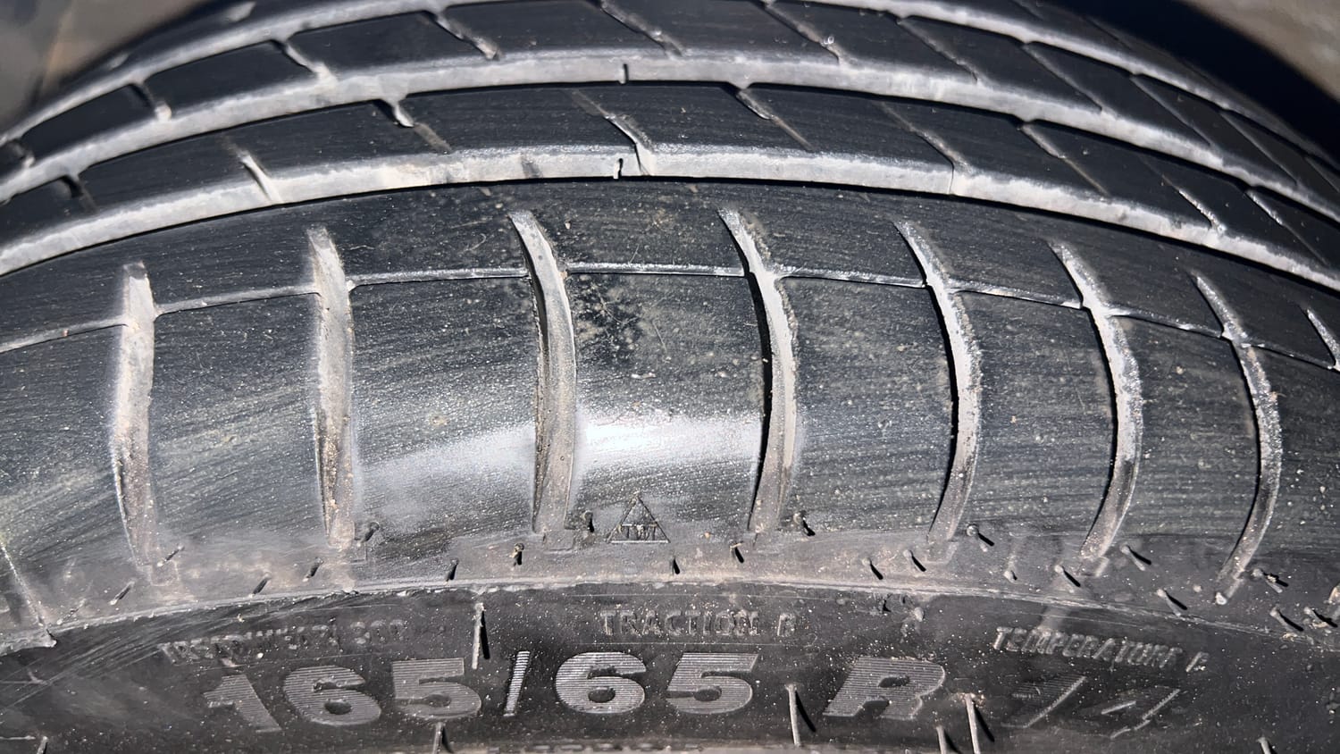Used 2016 Hyundai Grand i10 Sportz 1.2 Kappa VTVT Petrol Manual tyres LEFT FRONT TYRE TREAD VIEW