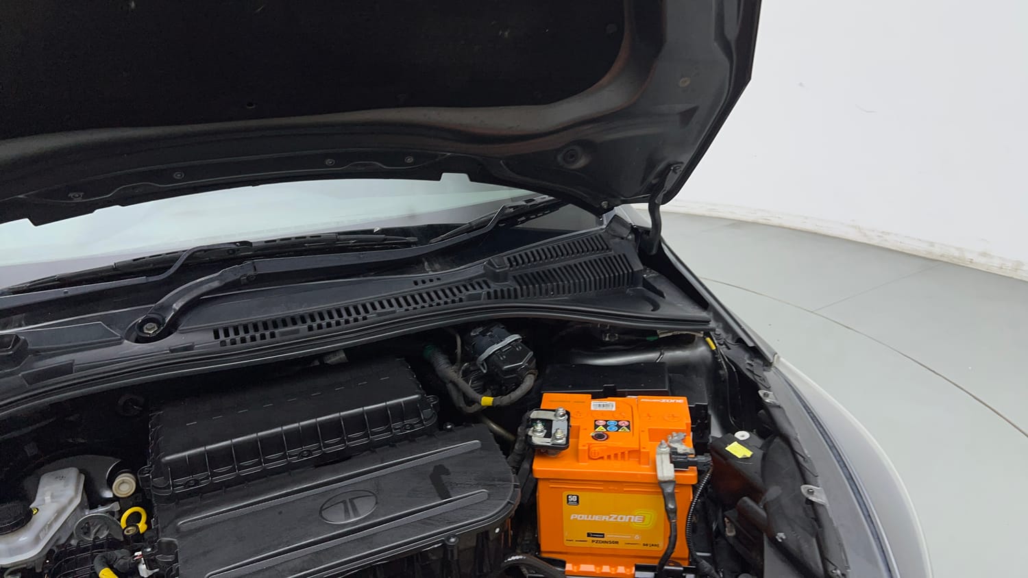 Used 2022 Tata Tiago XT Petrol Manual engine ENGINE LEFT SIDE HINGE & APRON VIEW