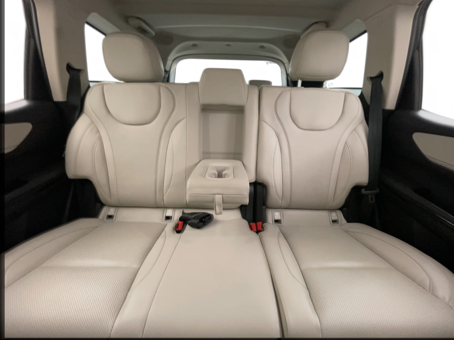 Used 2024 Mahindra XUV700 AX7 Luxury Pack Diesel MT 7 STR Diesel Manual interior REAR SEAT CONDITION VIEW