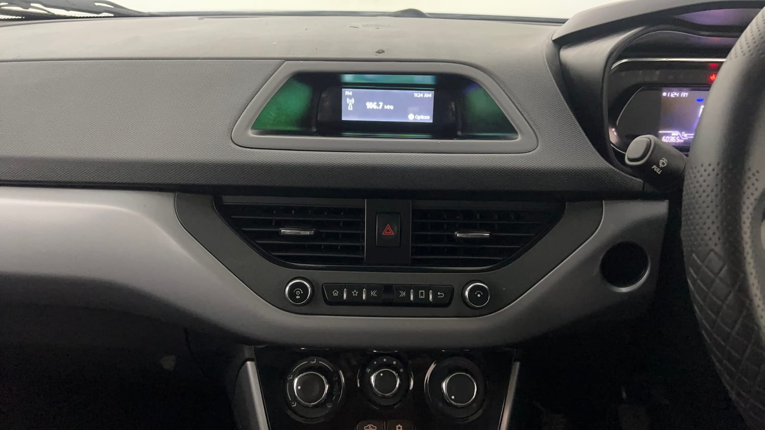 Used 2020 Tata Nexon XM (S) Petrol Manual interior MUSIC SYSTEM & AC CONTROL VIEW