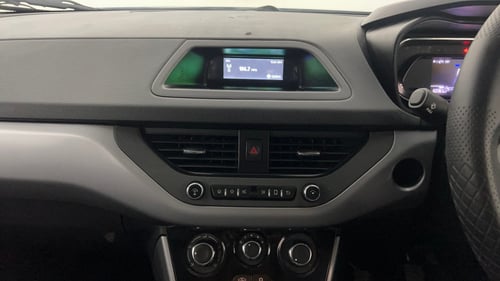 Used 2020 Tata Nexon XM (S) Petrol Manual interior MUSIC SYSTEM & AC CONTROL VIEW