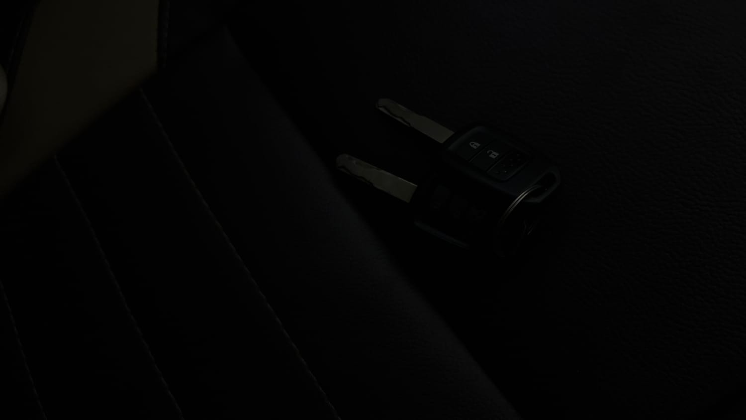 Used 2016 Honda City V Petrol Manual extra CAR KEY VIEW